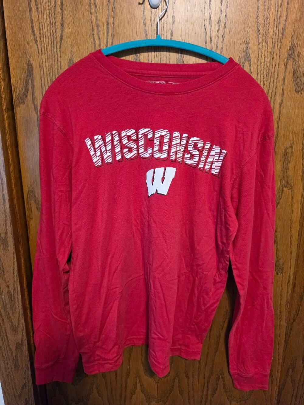 Wisconsin Badgers Red Long Sleeve Graphic T-Shirt Campus Heritage - Medium